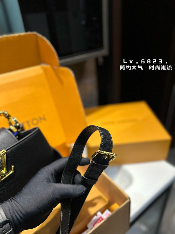 Louis new arrival Capucines monogram bag