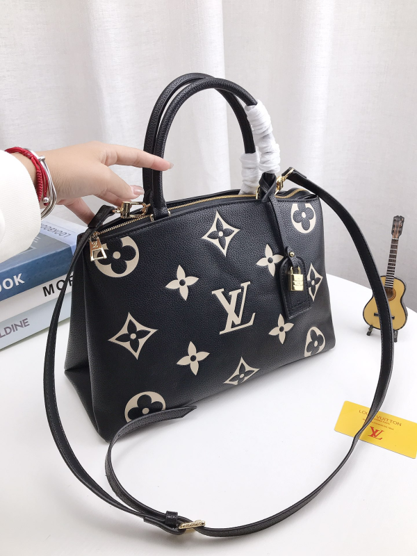 Louis new arrival tote bag 02 size: 35*22cm