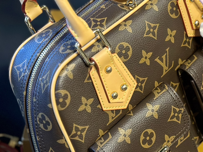 Louis new arrival Manhattan vintage bag size:30 * 20cm - Image 6