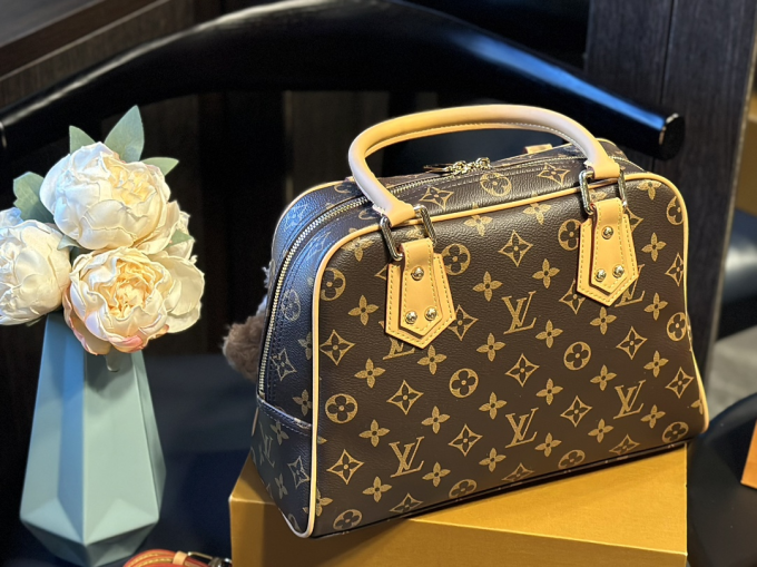 Louis new arrival Manhattan vintage bag size:30 * 20cm - Image 8