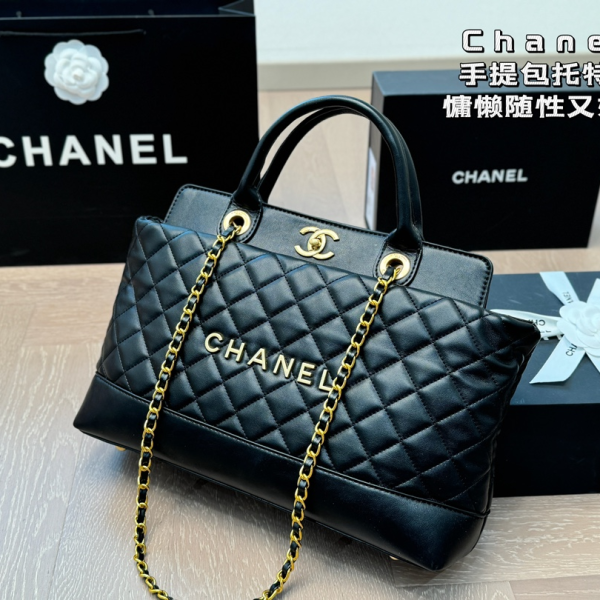 CC new arrival tote bag size: 34 * 20 cm
