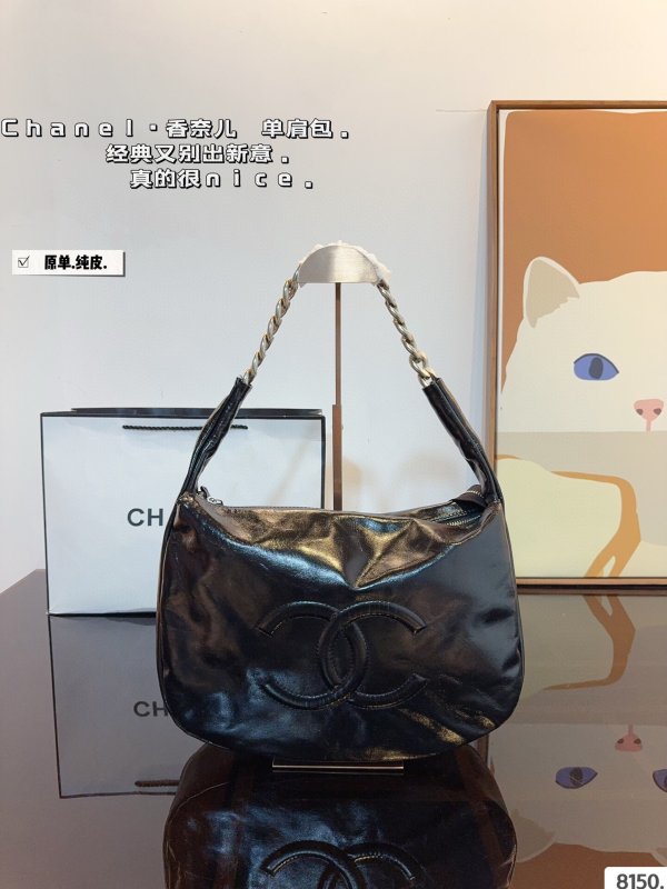 Cc new arrival hobo bag size；33*9*26 cm