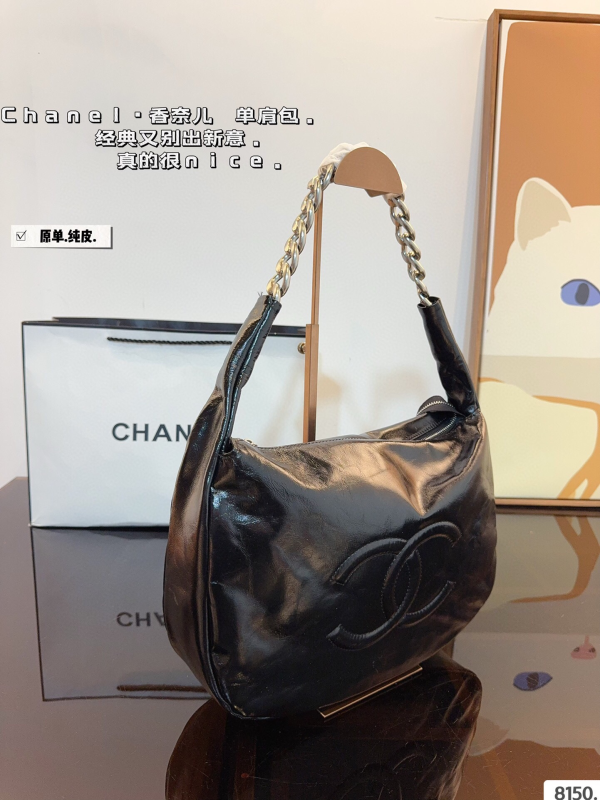 Cc new arrival hobo bag size；33*9*26 cm