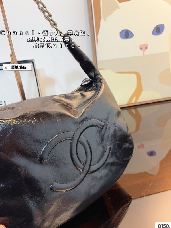 Cc new arrival hobo bag size；33*9*26 cm