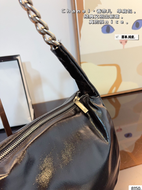 Cc new arrival hobo bag size；33*9*26 cm