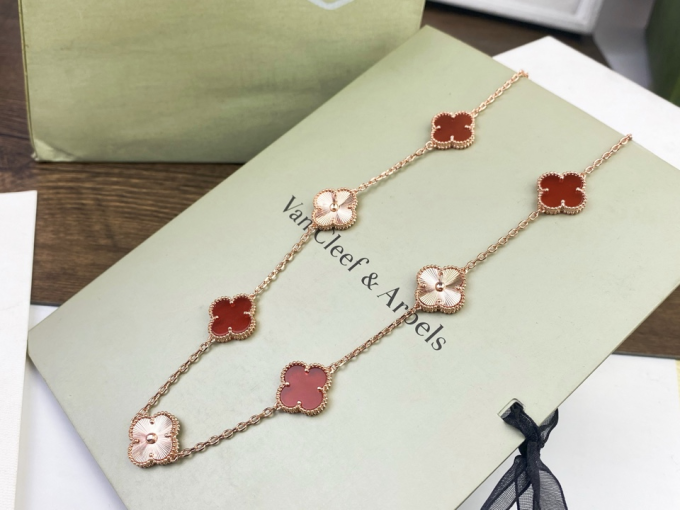 Alhambra necklace - Image 2