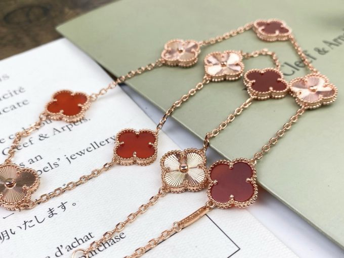 Alhambra necklace - Image 3