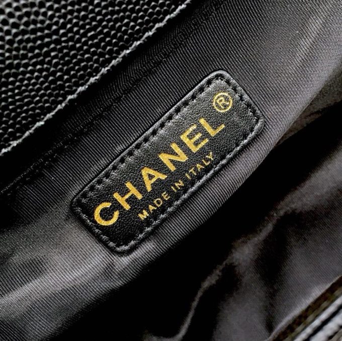 CC 25.5cm Boy Handbag Black Grained Calfskin Gold Tone Metal Caviar leather - Image 4