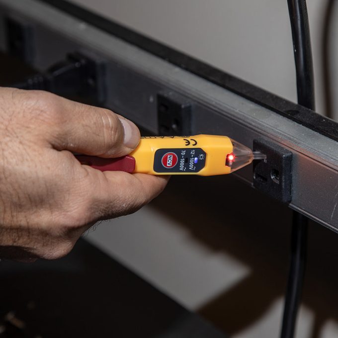 Klein Tools NCVT2P Dual Range Non-Contact Voltage Tester 12 - 1000V AC - Image 8