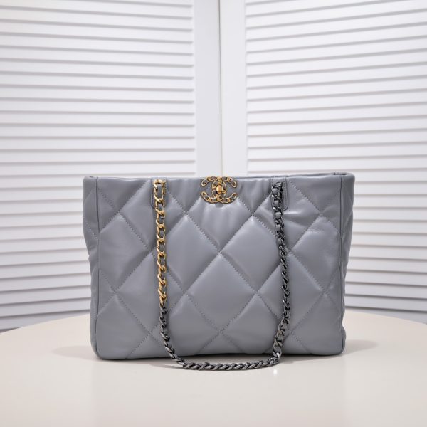 CC 22B 19BAG Tote