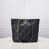 CC 22b 19 BAG tote