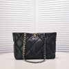 CC 22B 19BAG Tote