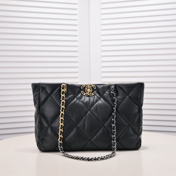 CC 22B 19BAG Tote