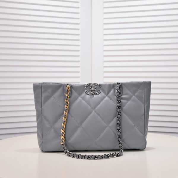 CC 22B 19BAG Tote