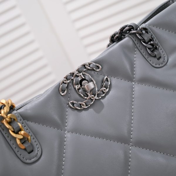 CC 22B 19BAG Tote