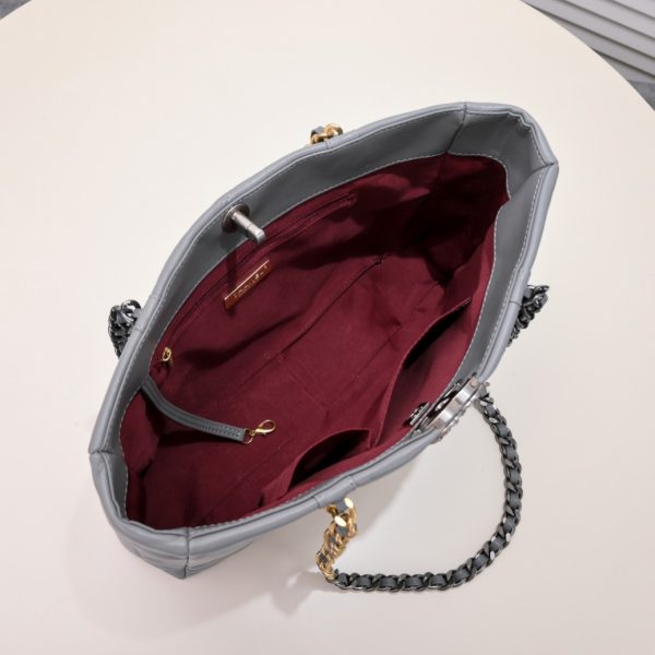 CC 22B 19BAG Tote