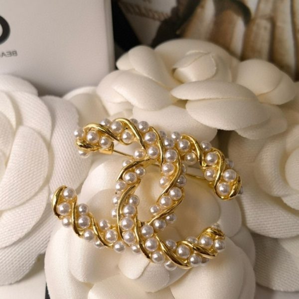 Cc brooch 0072