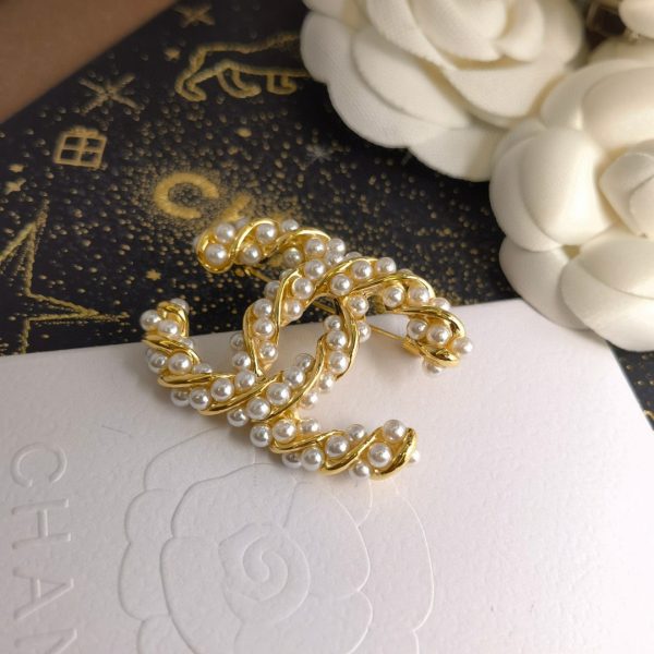 Cc brooch 0072