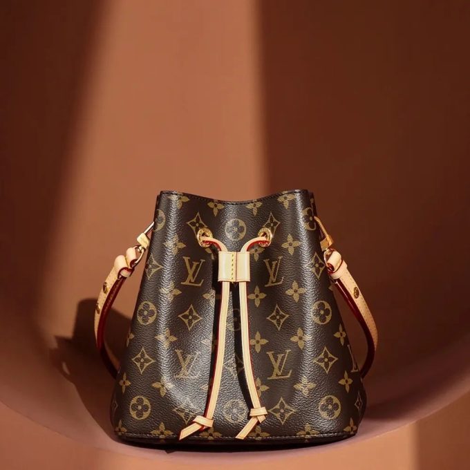 Louis neonoe bb mini bag size : 20×20×13 cm - Image 3