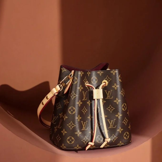 Louis neonoe bb mini bag size : 20×20×13 cm - Image 6