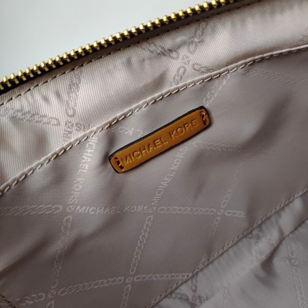 MK 2023 new arrival size: 24X15X6 cm