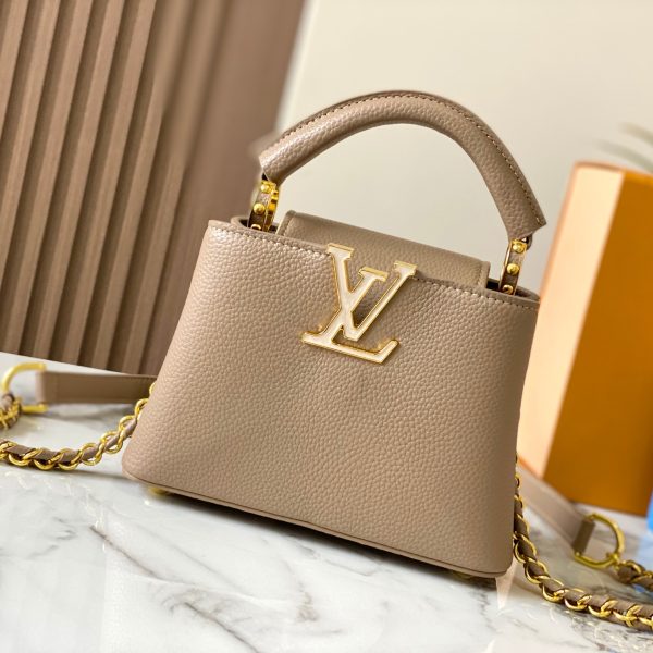 Louis Milky Way Capucines BB  Taurillon leather M23082 size: 21×14×8cm
