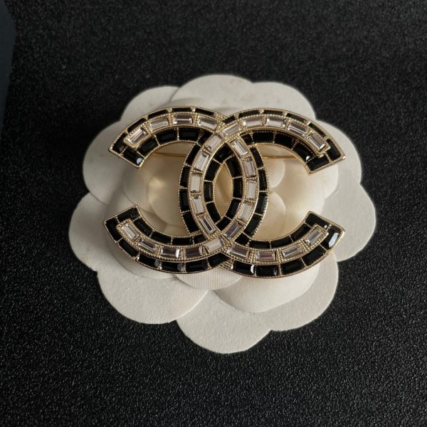 Cc brooch 0076