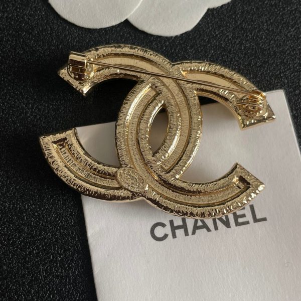 Cc brooch 0076