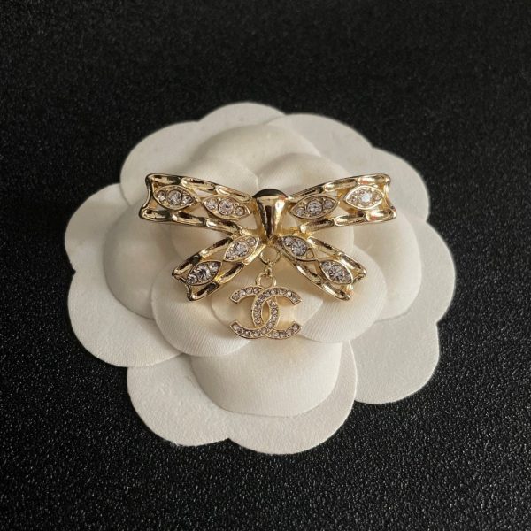 Cc brooch 0075