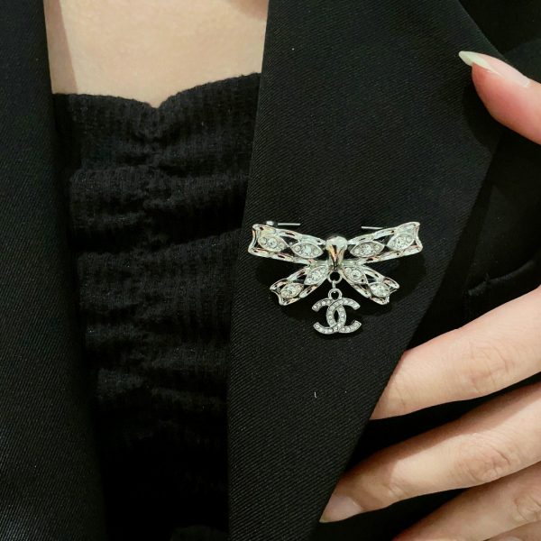 Cc brooch 0075