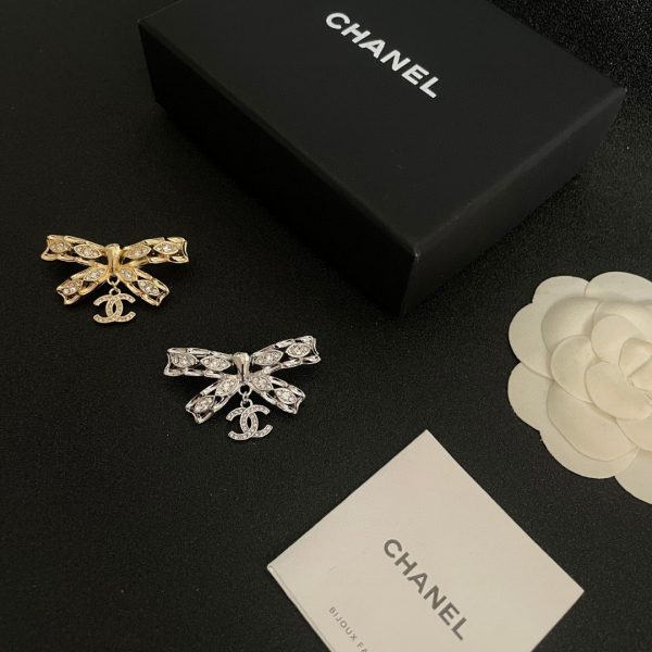 Cc brooch 0075