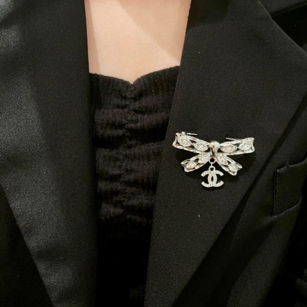 Cc brooch 0075