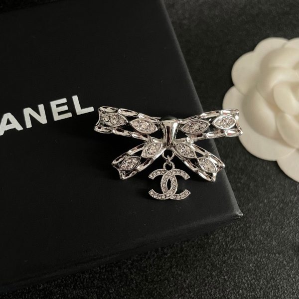 Cc brooch 0075