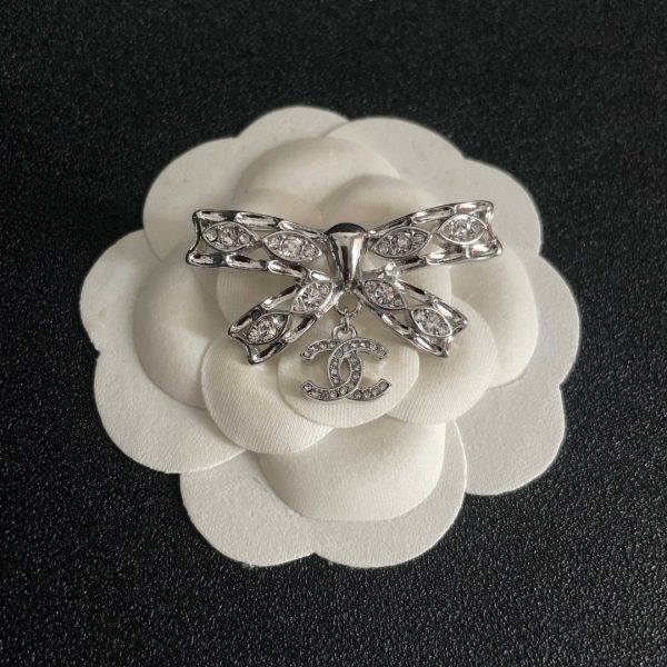 Cc brooch 0075