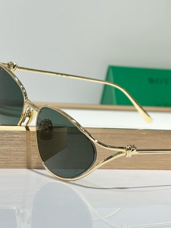 BOTTEG* VENE*A Eyewear SIZE: 57-19-130
