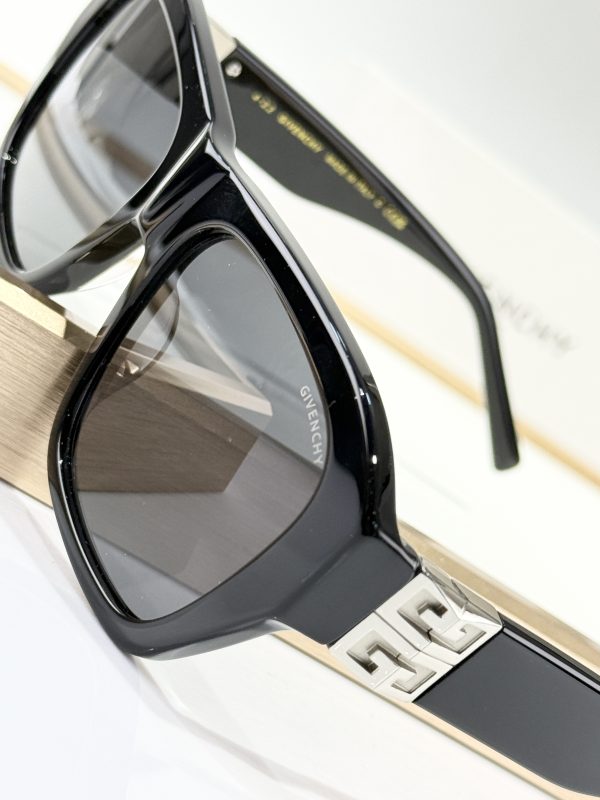 GIVENCH* Eyewear SIZE: 56-17-135