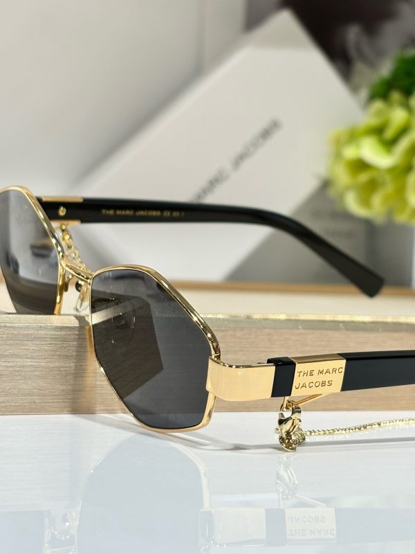 MARC JACOB* Eyewear SIZE: 55-17-140