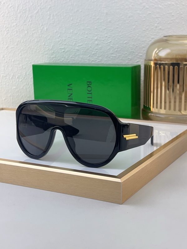 BOTTEG* VENE*A Eyewear SIZE: 132-1-120