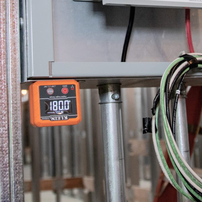 Klein Tools 935DAG Digital Angle Gauge and Level - Image 10