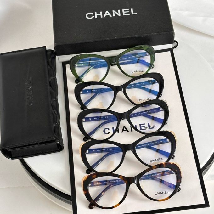 CC* Eyewear SIZE: