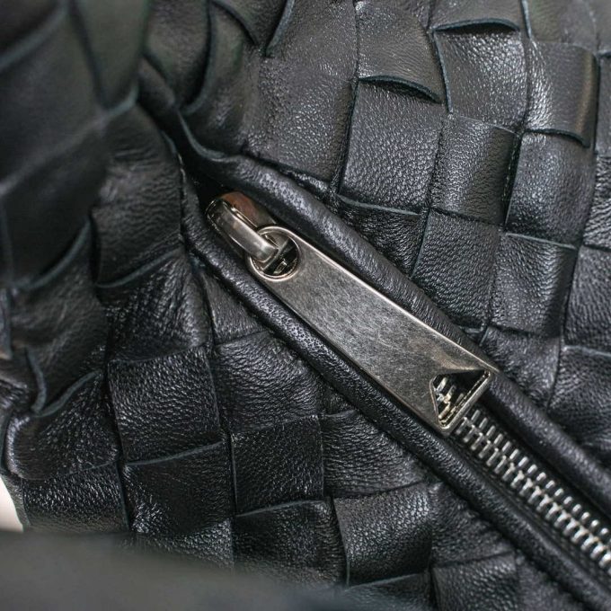 BV 690225 Teen Jodie intrecciato leather shoulder bag Black - Image 6