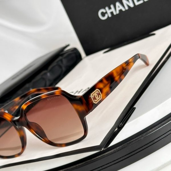 CC* Eyewear SIZE: