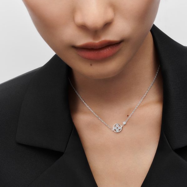 Idylle Blossom White Gold and Diamond Pendant