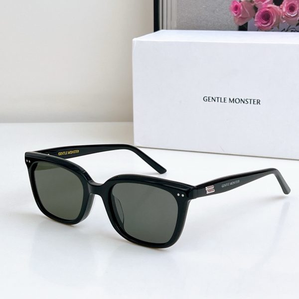 GENTLE MONSTE* Eyewear SIZE: 56-18-145
