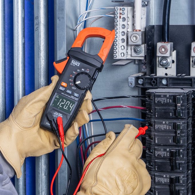Klein Tools CL710 600A AC/DC Auto-Ranging Digital Pro Clamp Meter - Image 10