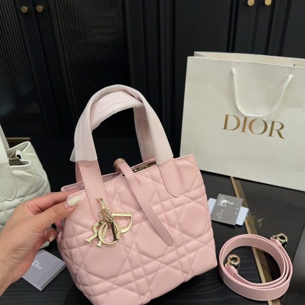 D new arrival Toujours bag size: 17*18cm