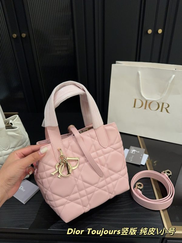 D new arrival Toujours bag size: 17*18cm