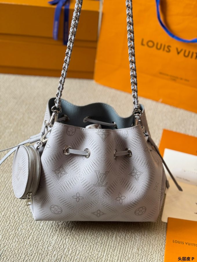 Louis new arrival  bella Monogram bag size: 16*20 cm - Image 4