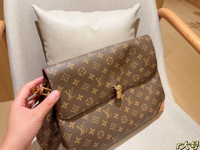 Louis new arrival 25ss HideAway hobo bag size: 30*19*11 cm - Image 12