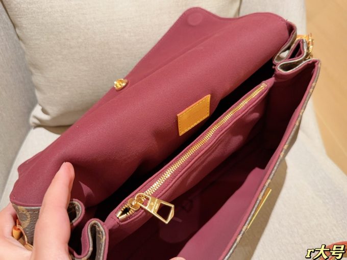 Louis new arrival 25ss HideAway hobo bag size: 30*19*11 cm - Image 4